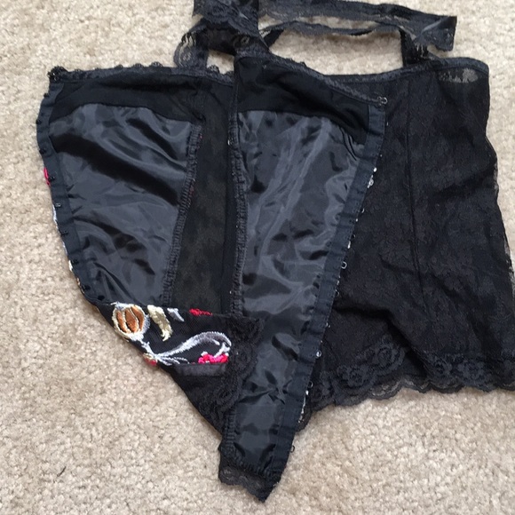 Beautiful Black Lace Top - Picture 7 of 8